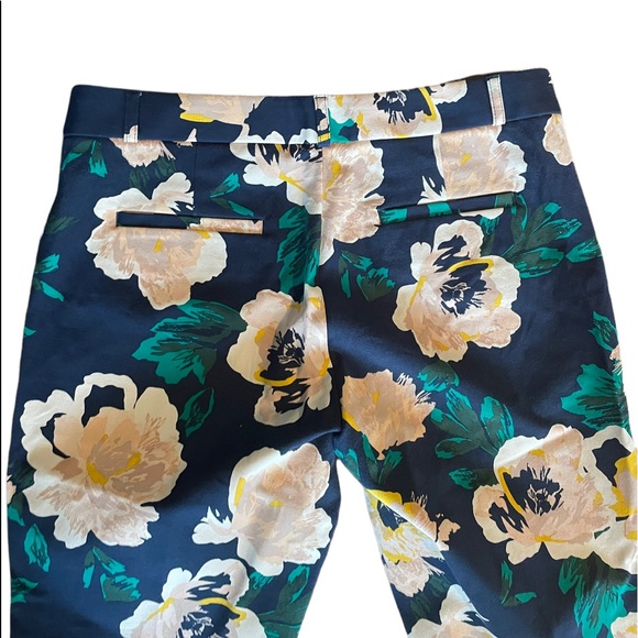 Banana Republic Sloan fit navy floral cotton blend crop trouser pant size 8 - Picture 8 of 10